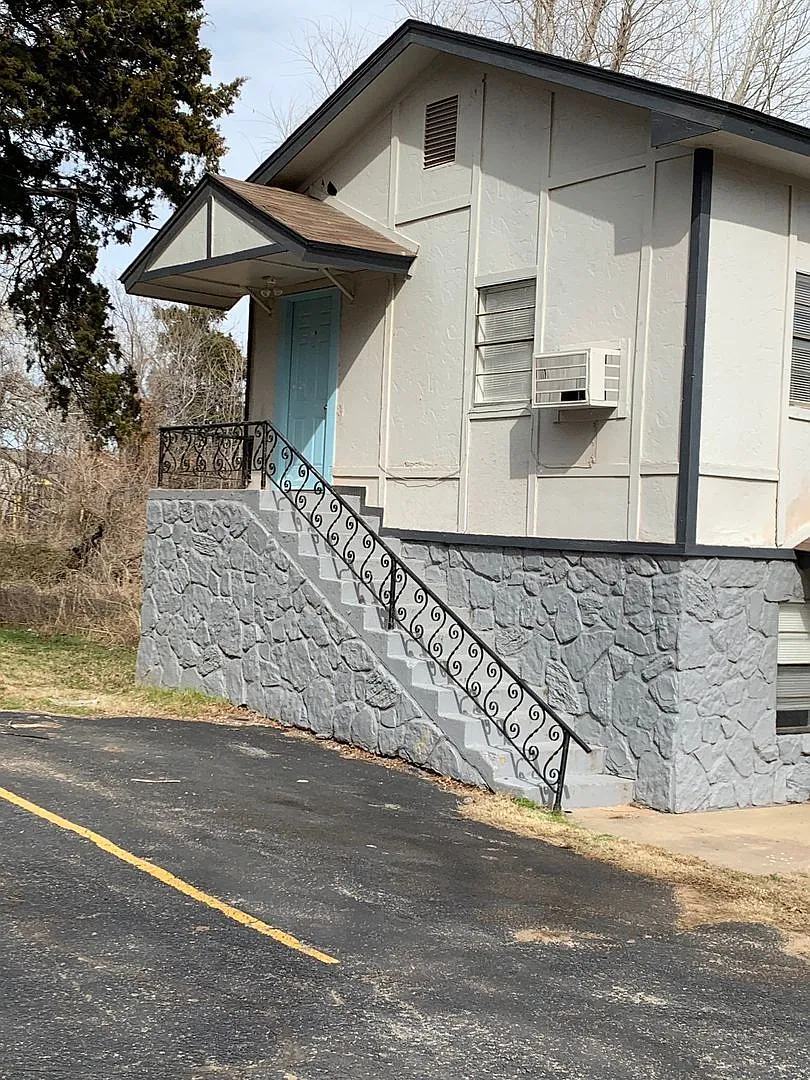 Building Photo - 6905 NW 13th St