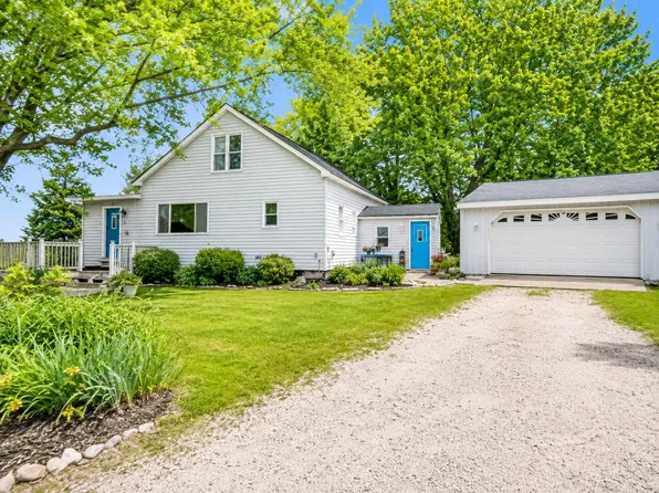 3428 S Comstock Ave, Fremont, MI 49412