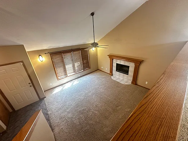 3 bed, 2.5 bath, 1743 sqft, $2,400 — Photo 3