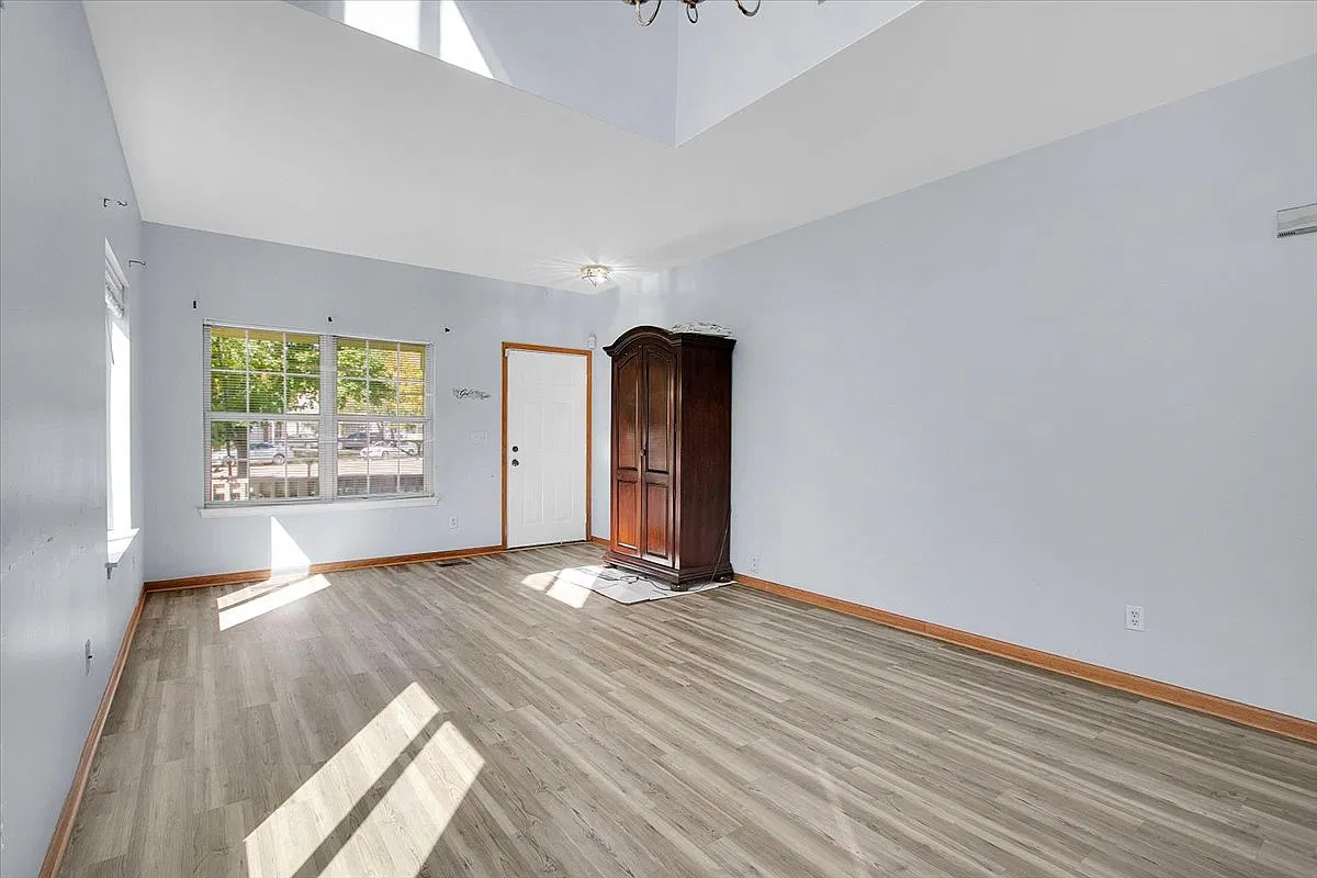 3 bed, 2.5 bath, 1668 sqft, $2,650 — Photo 3