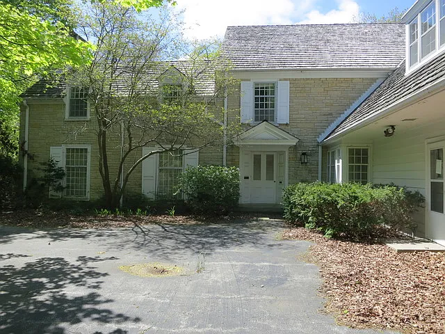 310 Cedar Ave photo 1
