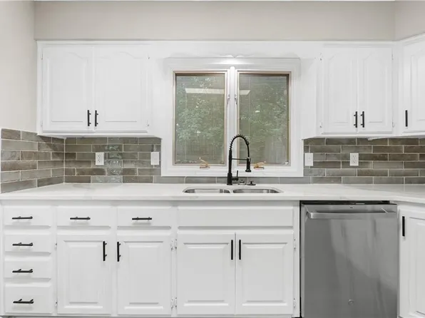 7232 N Monroe Ave, Kansas City, MO 64119
