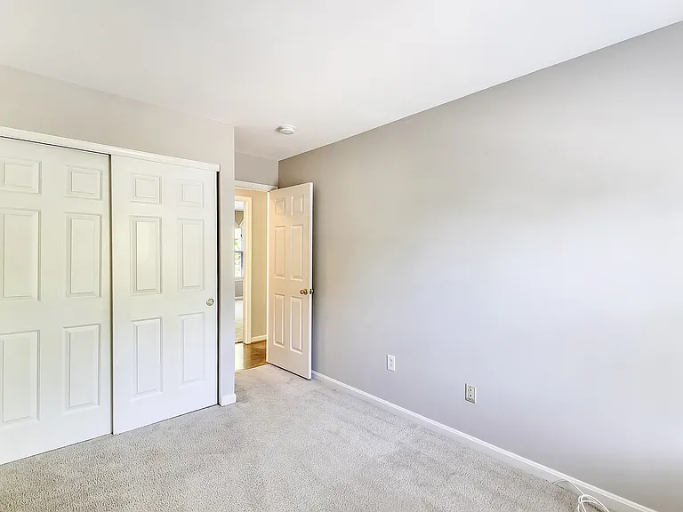 102 W Deer Park Rd — Photo 42