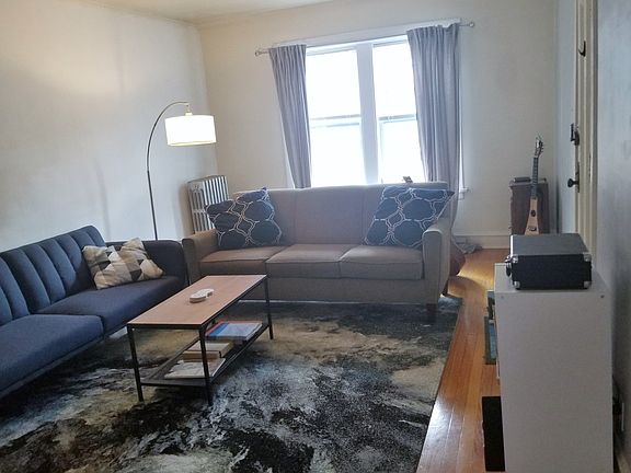 3rd image of 4800 N Hermitage Ave #3C