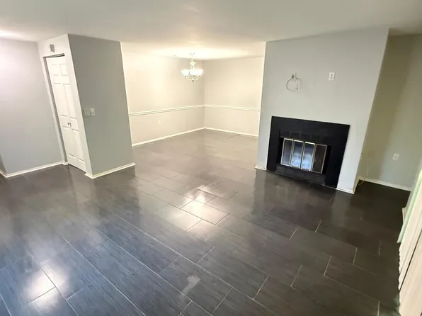 13200 Chalet Pl #10102, Germantown, MD 20874