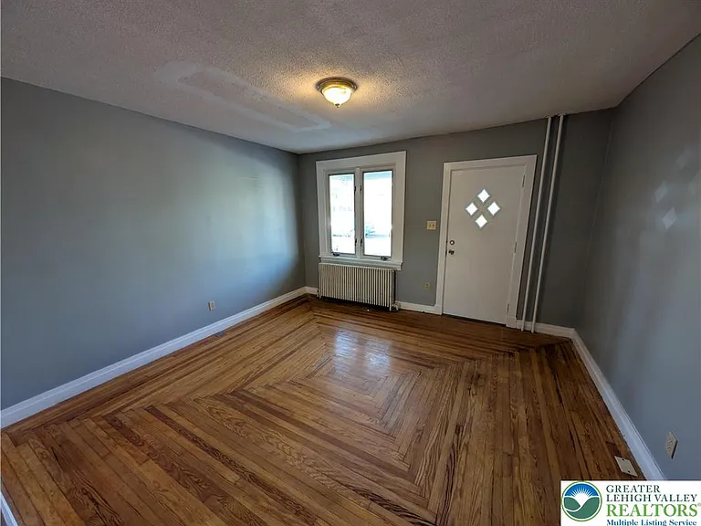 1108 3rd St — Photo 3
