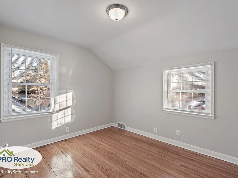 2575 17th Ave E — Photo 13