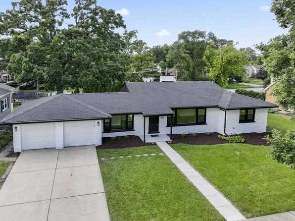 330 N Oaklawn Ave, Elmhurst, IL 60126