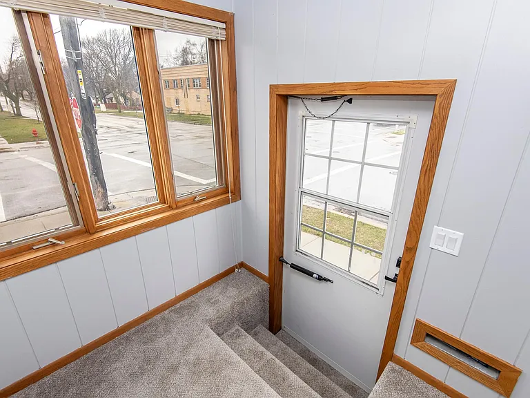 3500 S Clement Ave — Photo 26