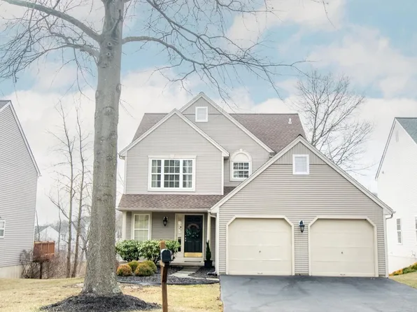 110 Marsh Creek Dr, Downingtown, PA 19335