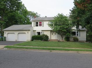 27 Wilshire Rd, Edison, NJ 08817