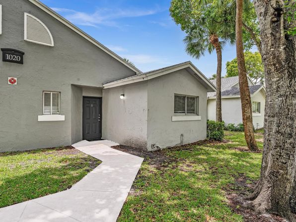 1020 Lake Victoria Dr APT B
