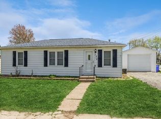 104 S Huskins St, Lone Tree, IA 52755