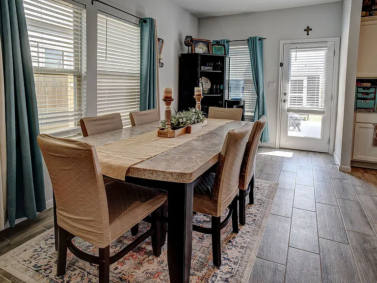 205 Driftwood Ln — Photo 9