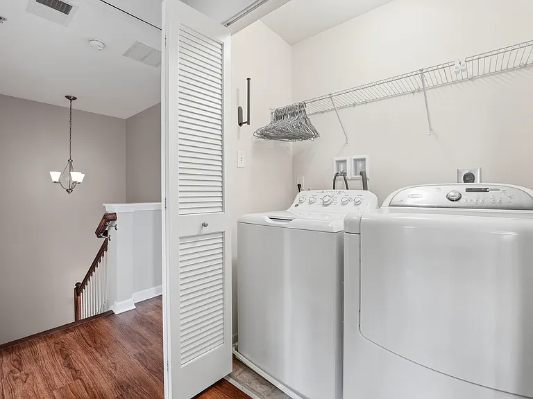 2305 Pointe View Dr — Photo 8