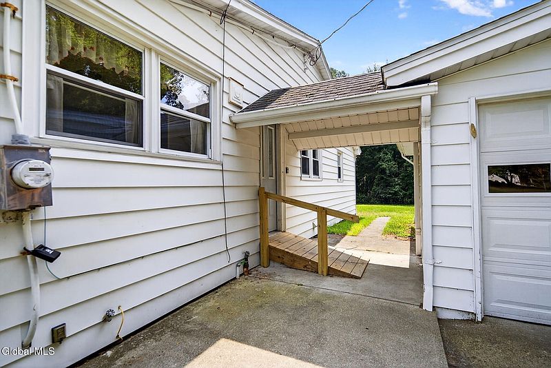 5th image of 6220 Johnston Road