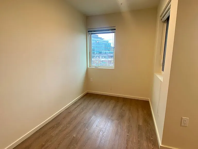 Plaza Apartments — Photo 101