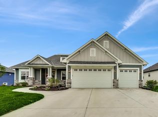 8272 Ridgeway Ct, Pleasant Prairie, WI 53158