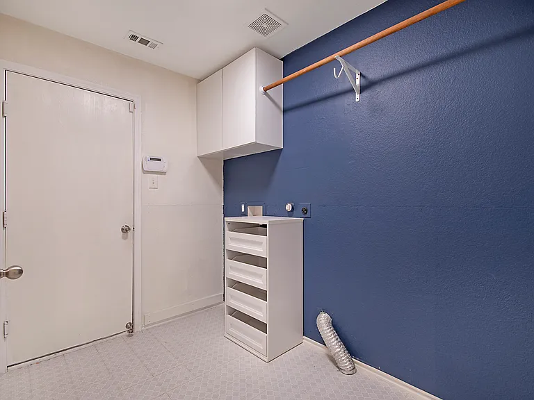 8172 Peacock Ln — Photo 35
