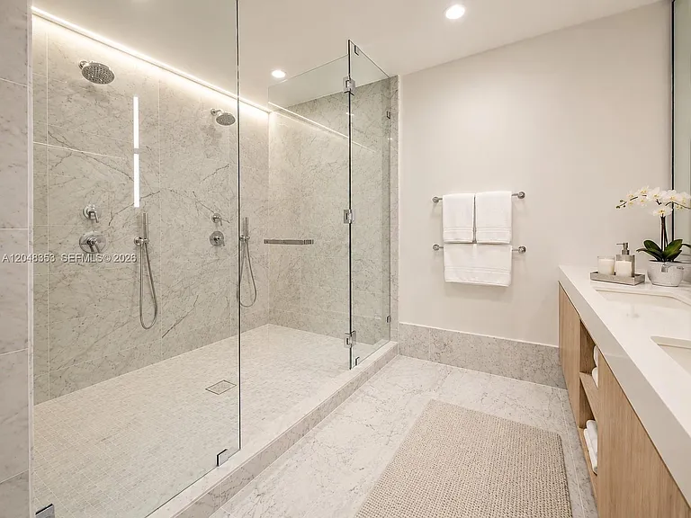 9201 E Bay Harbor Dr #401 — Photo 26