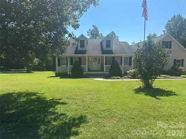 3105 Hunters Ridge Ct, Morganton, NC 28655
