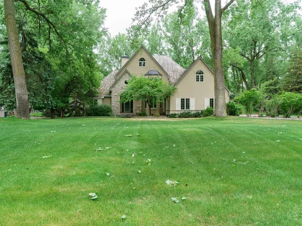 300 Firethorn Trl, Dakota Dunes, SD 57049