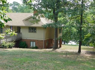 1132 Moorehead Pl, Pendleton, SC 29670