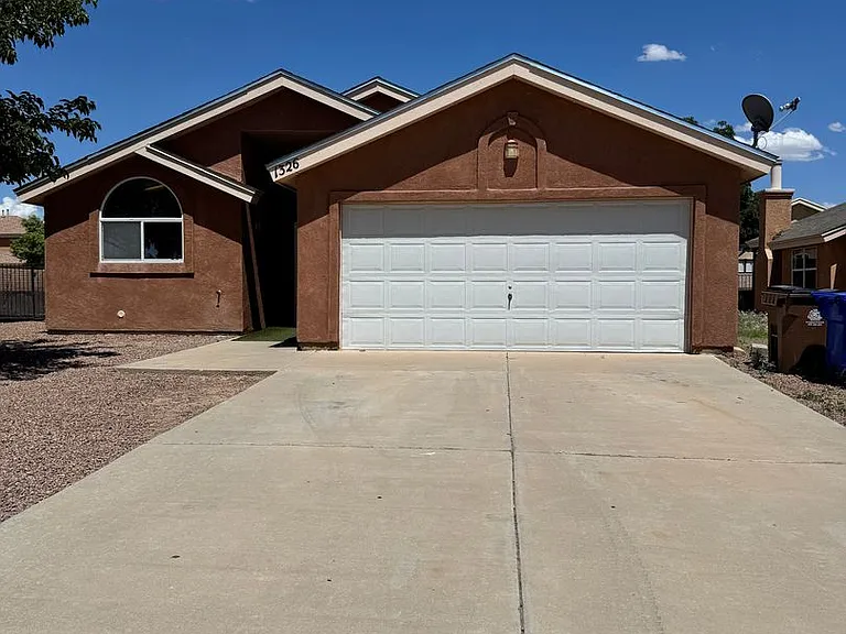 1326 Magoffin Pl — Photo 1