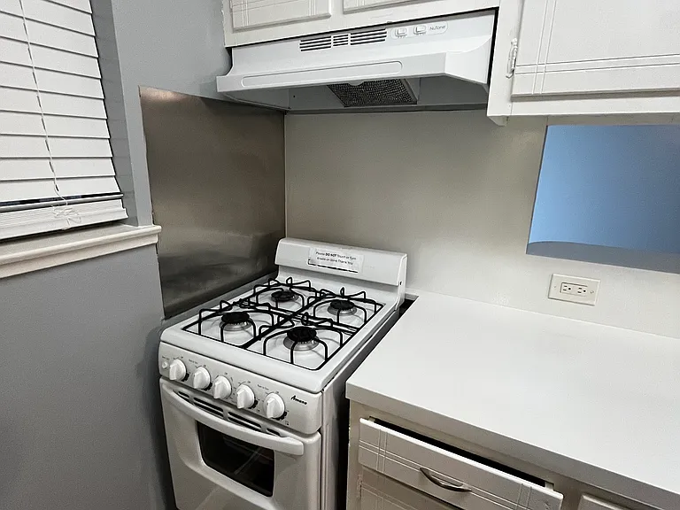 2116 Lexington St #1 — Photo 7