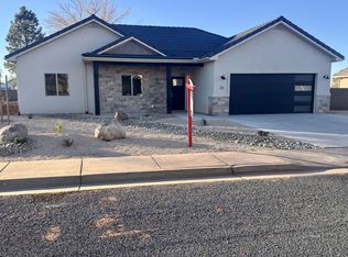 26 E Sedona Valley Rd, Kanab, UT 84741