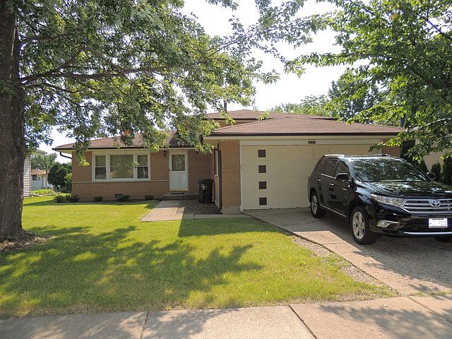 1st image of 2151 N Westmoreland Dr