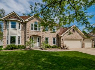 35 Richmond Ln, Aurora, IL 60504