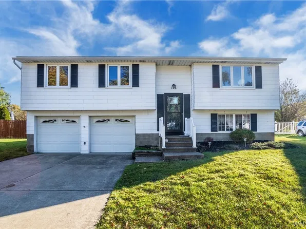 116 Forestal Dr, Hamburg, NY 14075