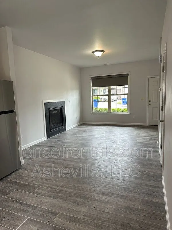 Building Photo - 33 Mallard Run Dr