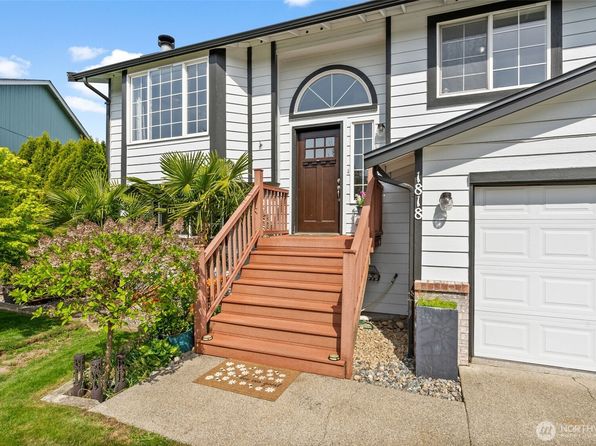 1818 Larkspur Court SE, Puyallup, WA 98374