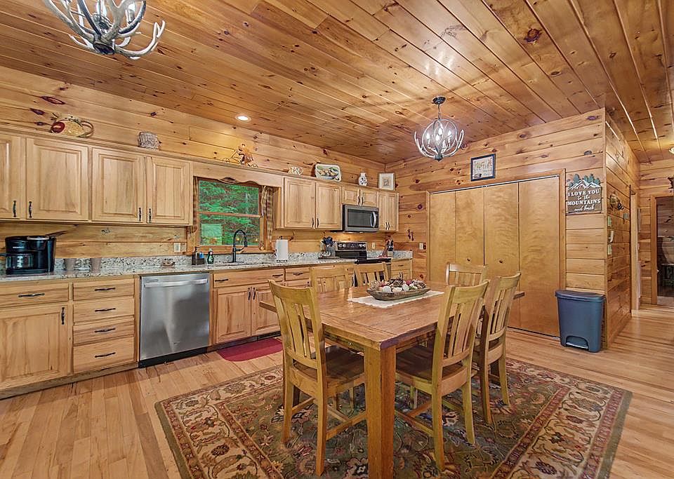 13th image of 453 Macs Mountain Retreat Ln