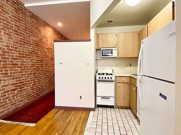 4th image of 309 Columbus Ave APT 3D