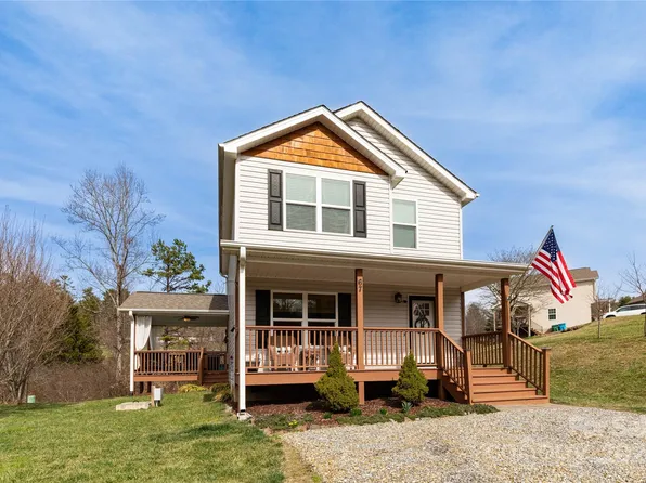 67 Southwood Dr, Weaverville, NC 28787