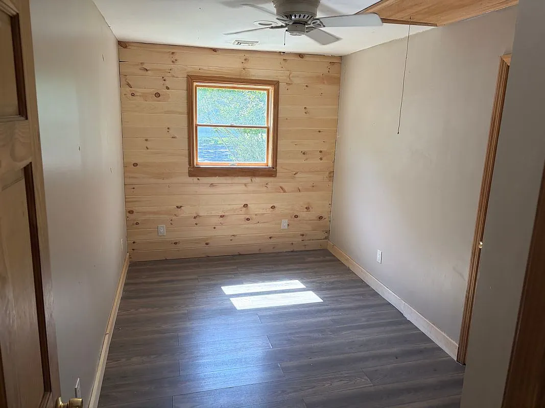 3 bed, 2.0 bath, 1300 sqft, $3,500 — Photo 2