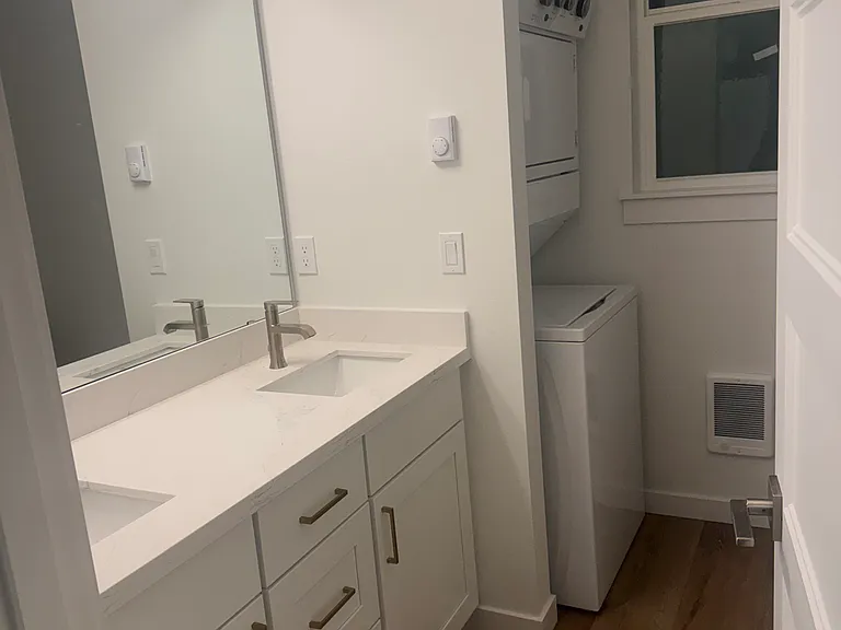 1331 Lenore Dr #B — Photo 10