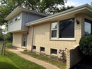 3rd image of 9814 Merton Ave