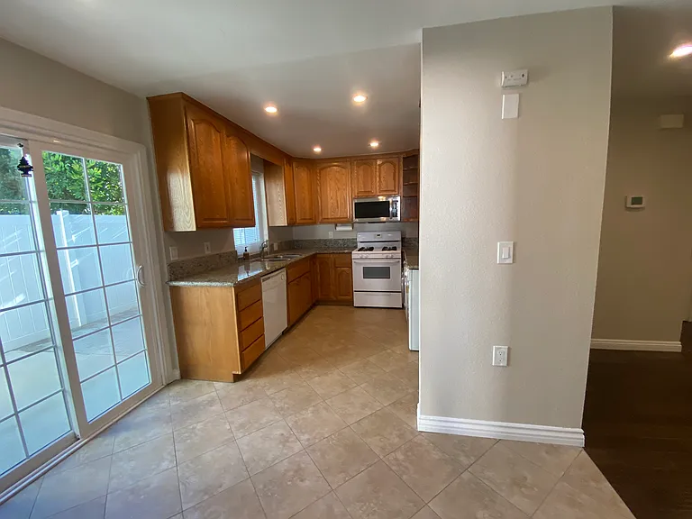 4557 Delancy Dr — Photo 6