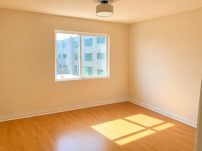 Bedroom/office