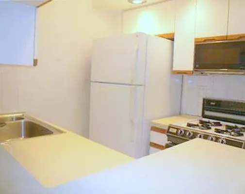 Rented by Akam Sales and Brokerage | media 5