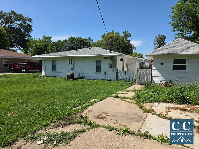 1810 Walnut St — Photo 8