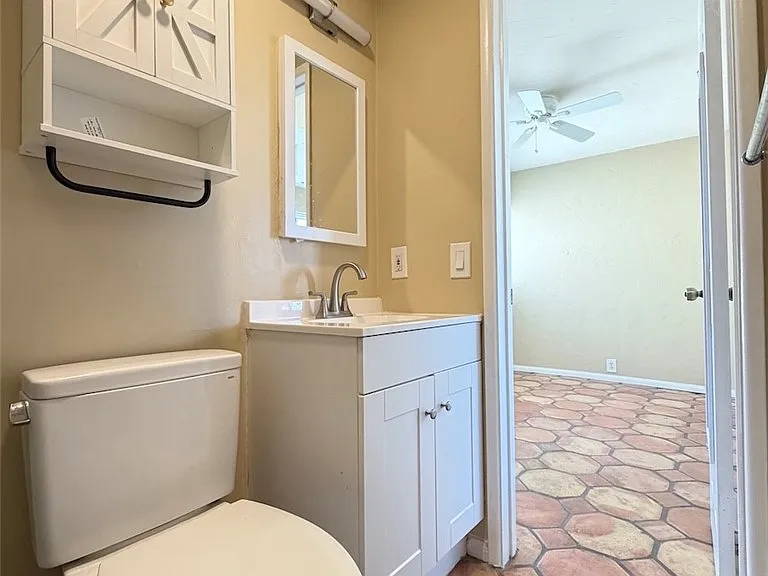 531 Catalina St — Photo 12