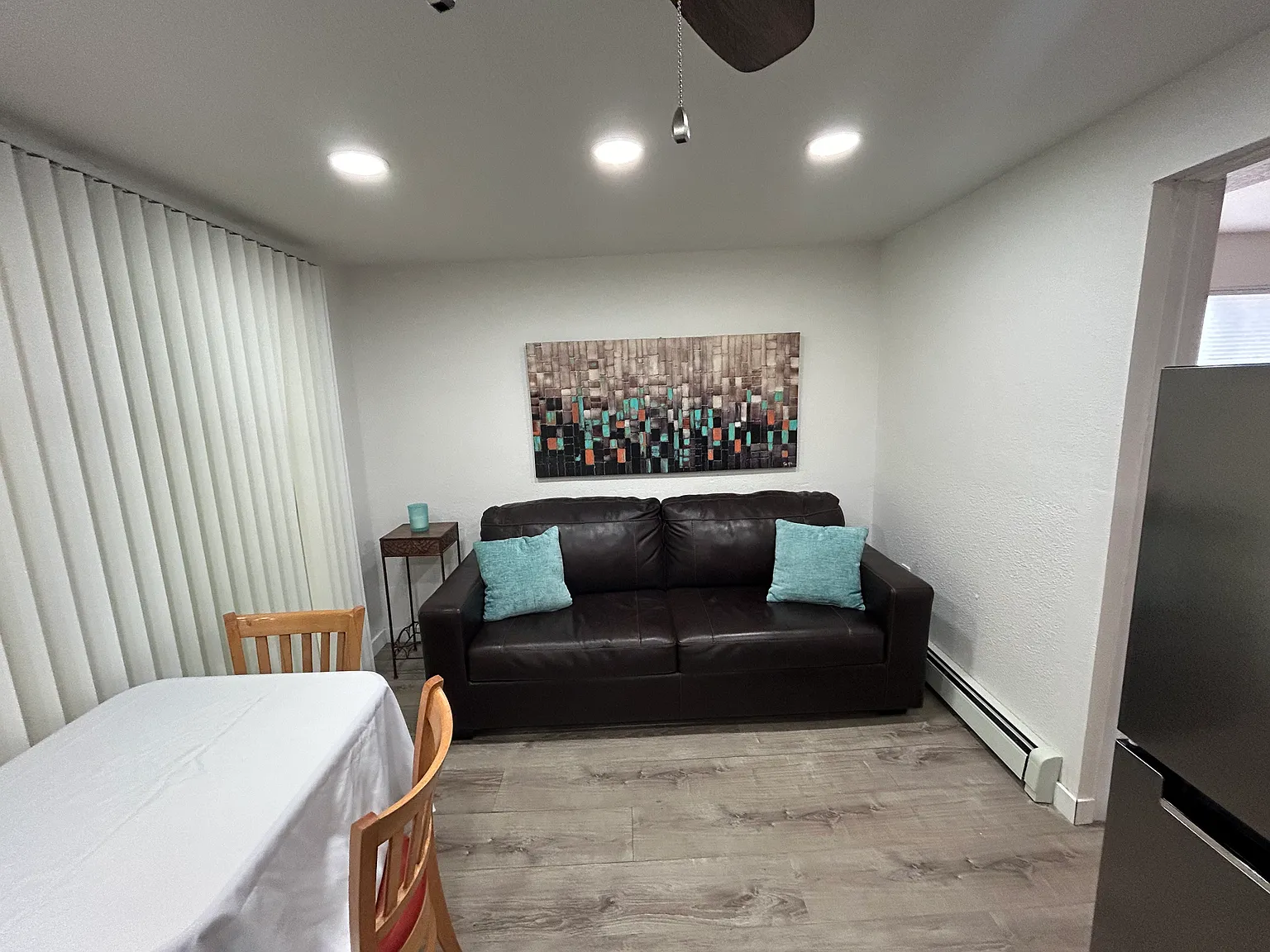 2 bed, 750 sqft, $1,900 — Photo 3