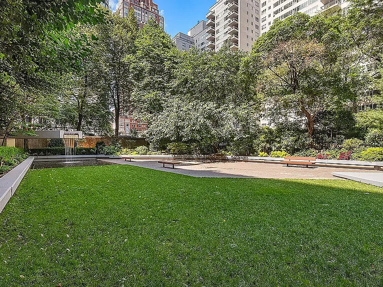 220 E 65th St #12D — Photo 11