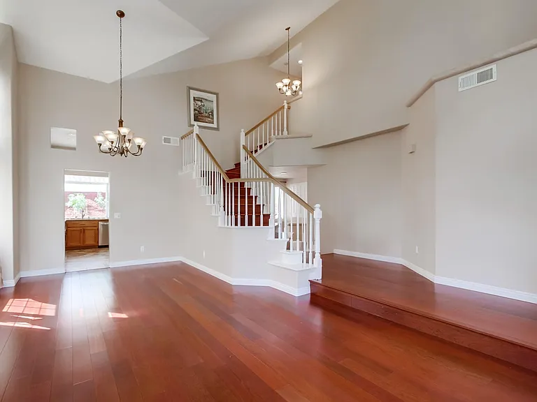 13945 Lewiston St — Photo 3