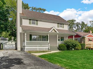 1616 Olive Rd, Homewood, IL 60430